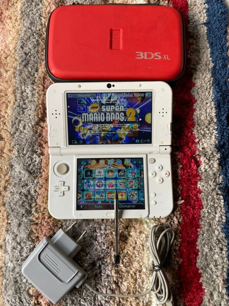 Nintendo New 3DS XL occasion quasi neuve+40 jeux installés