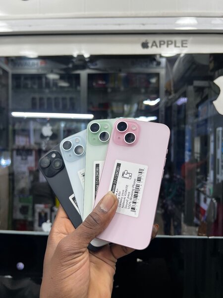 iPhone 14 - Couleurs Variées