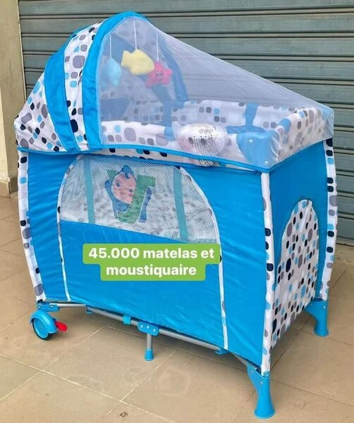 matelas et moustiquaire