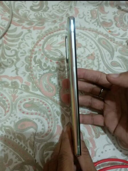 One plus 8 Aura colour 5g