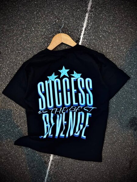 T-shirt graphique tendance