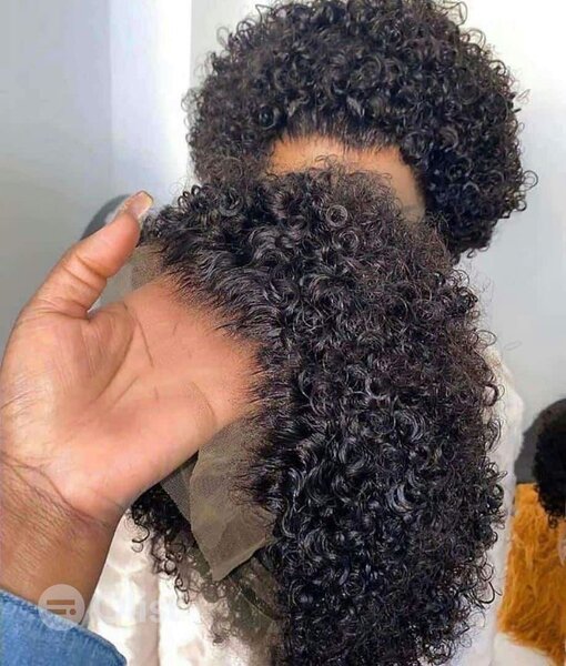 Perruque crépue naturelle