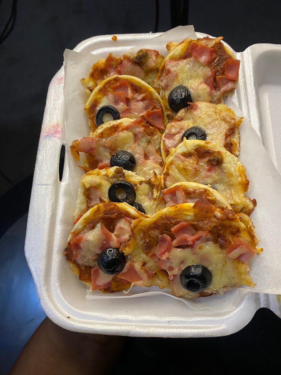 Mini pizzas olives et jambon