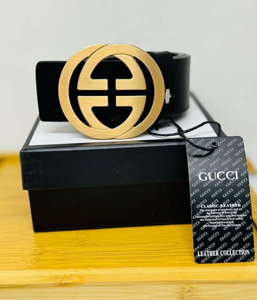 Ceinture en cuir logo doré