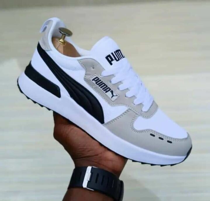 Baskets Puma blanches modernes