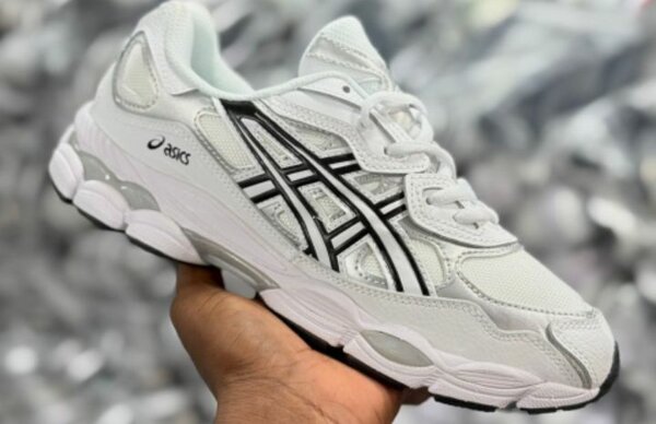 Baskets légères en toile