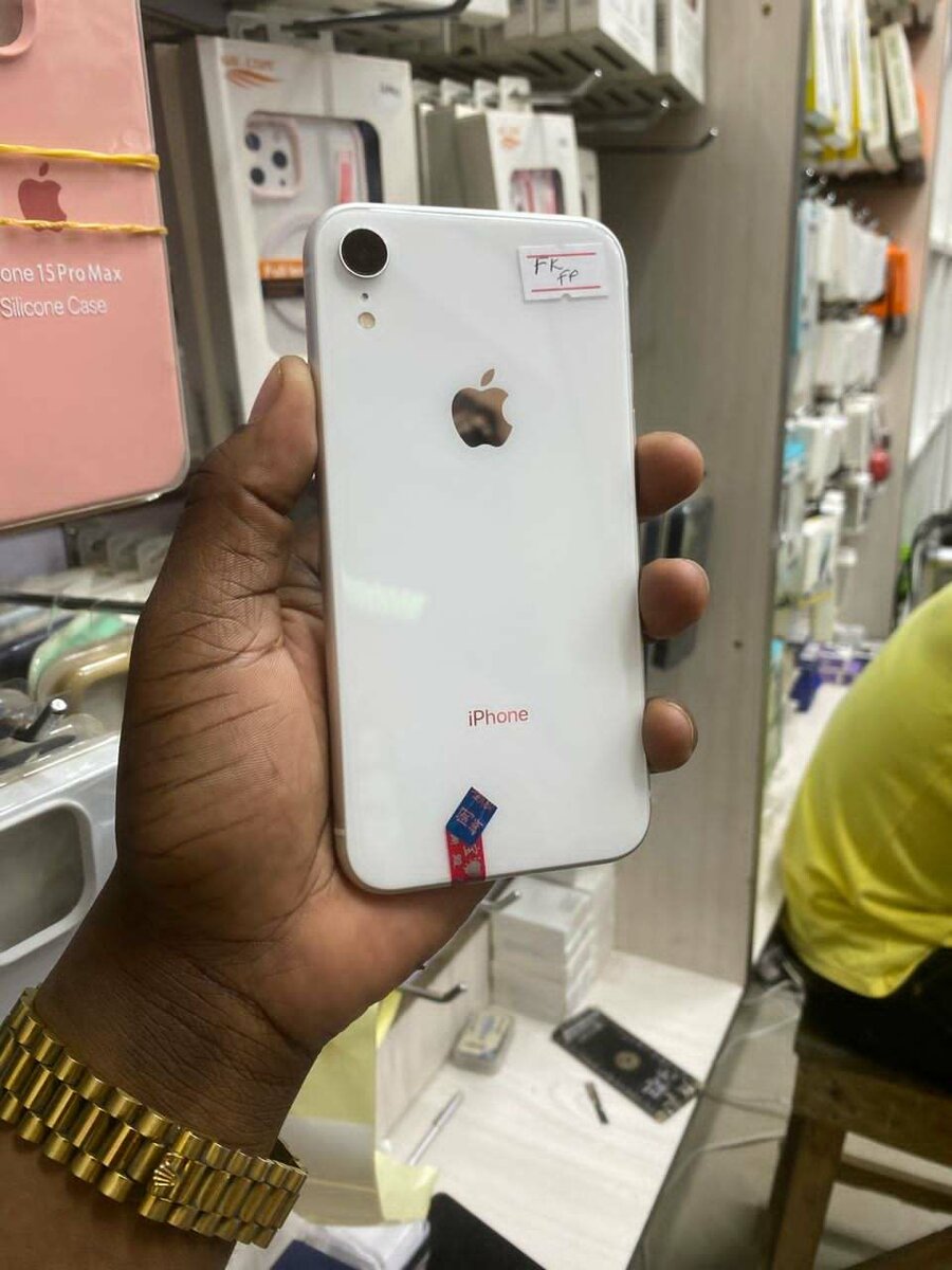 7plus 128gb and xr 64gb