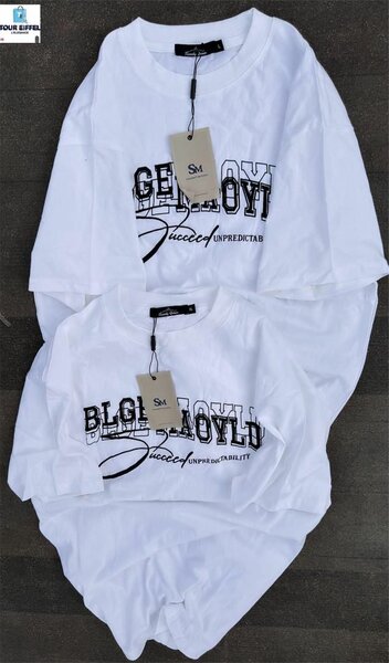 T-shirt blanc imprimé succès