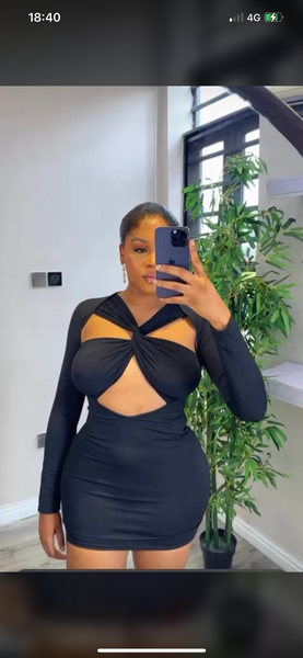 Robe noire sexy découpée