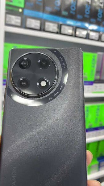 Camon 30s black