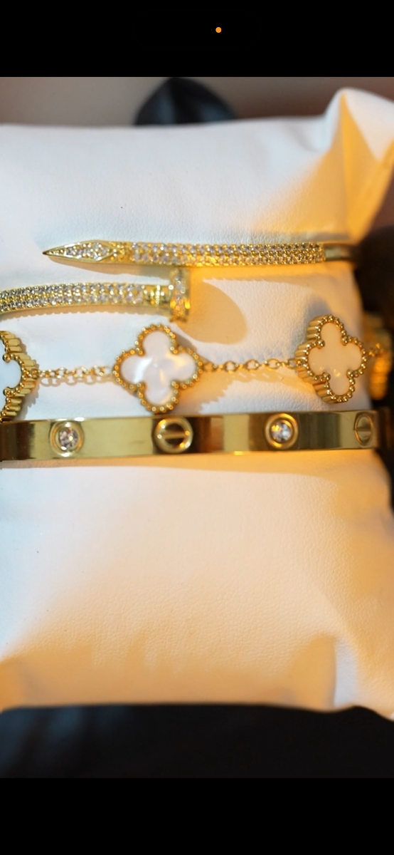 Bracelets élégants en or