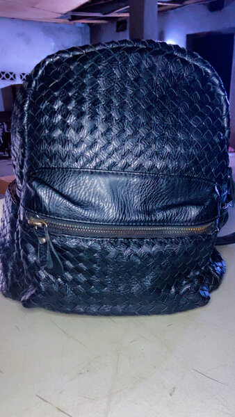 Sac à dos en cuir tressé