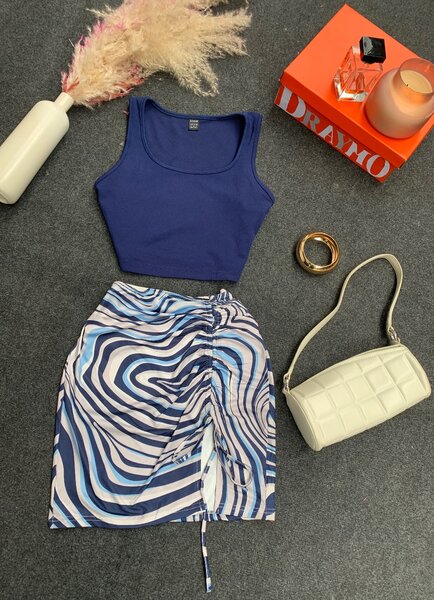 Ensemble top bleu et jupe