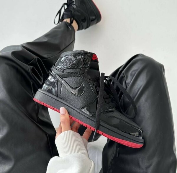 AIR JORDAN 1