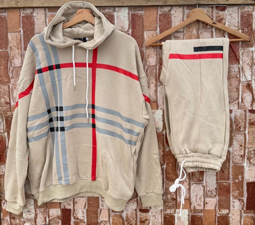 Ensemble jogging à capuche moderne