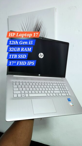 HP LAPTOP 17 32GB