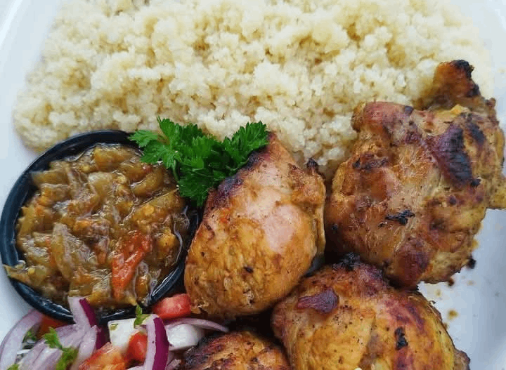 ATTIÉKÉ POULET BRAISÉ