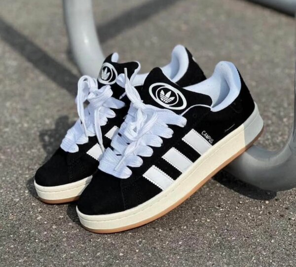 Baskets noires rétro élégantes