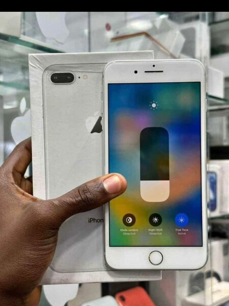 iPhone 8 Plus 64 Go Argent