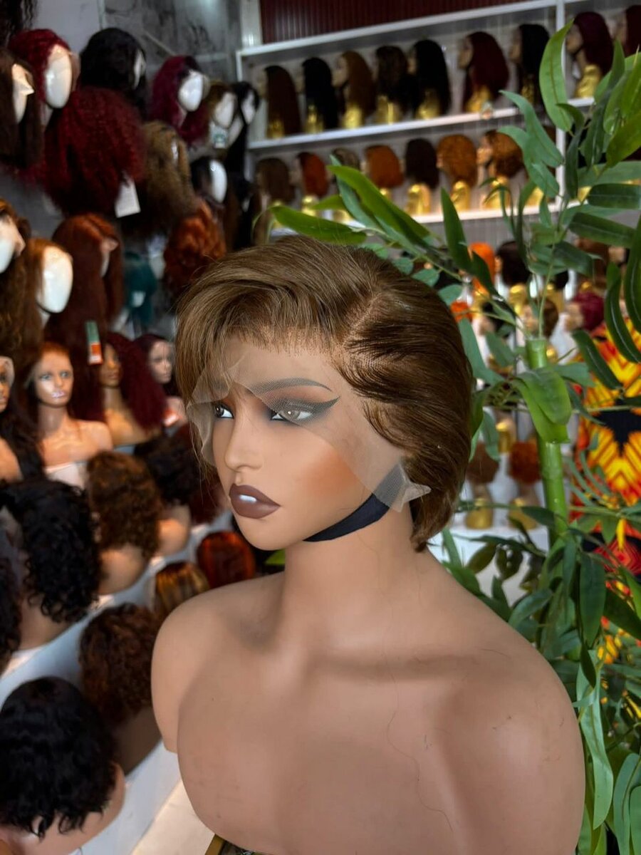 Perruque naturelle coupe dame