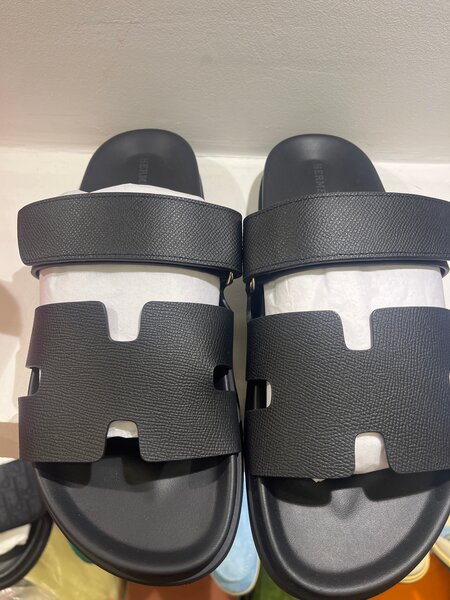 Sandales de luxe en cuir noir