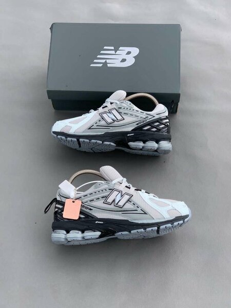 New Balance 1906
