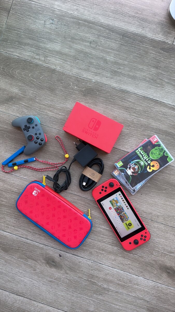 Nintendo switch avec tous ses accessoires