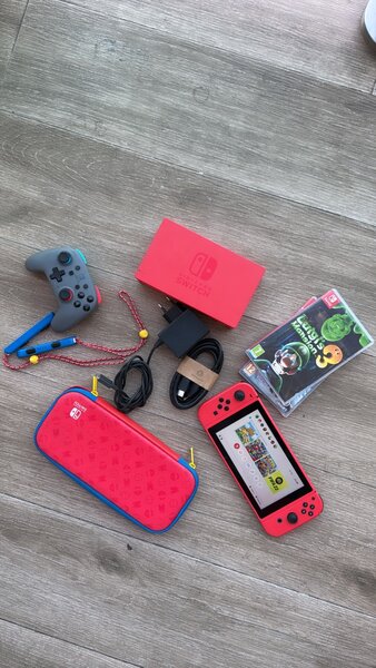 Nintendo switch avec tous ses accessoires