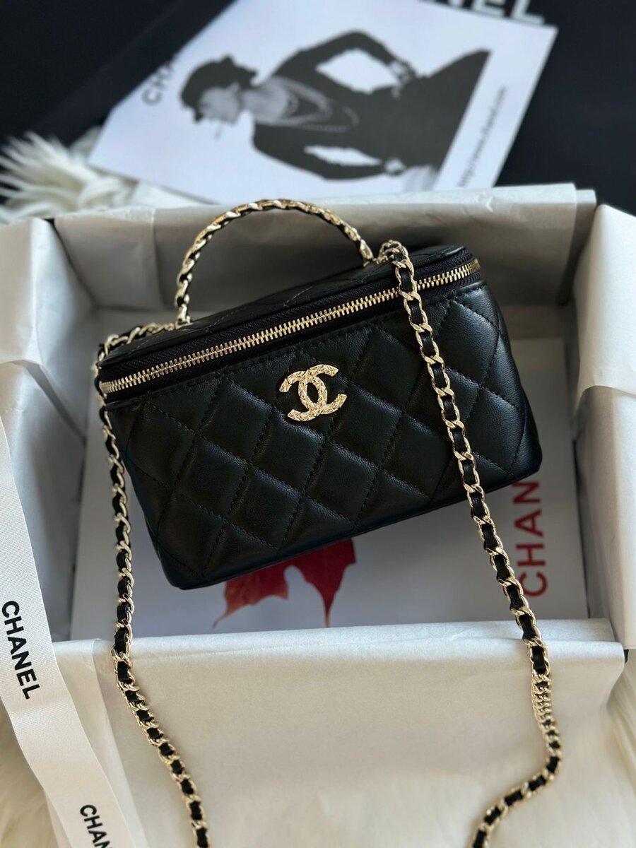 Sac à main chic avec chaîne