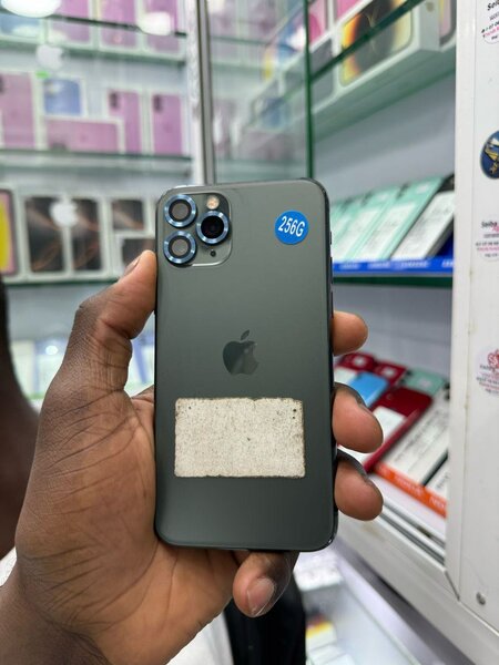 iPhone 11pro 256go quasi neuf