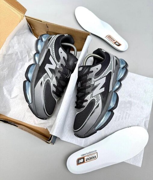New Balance 2000