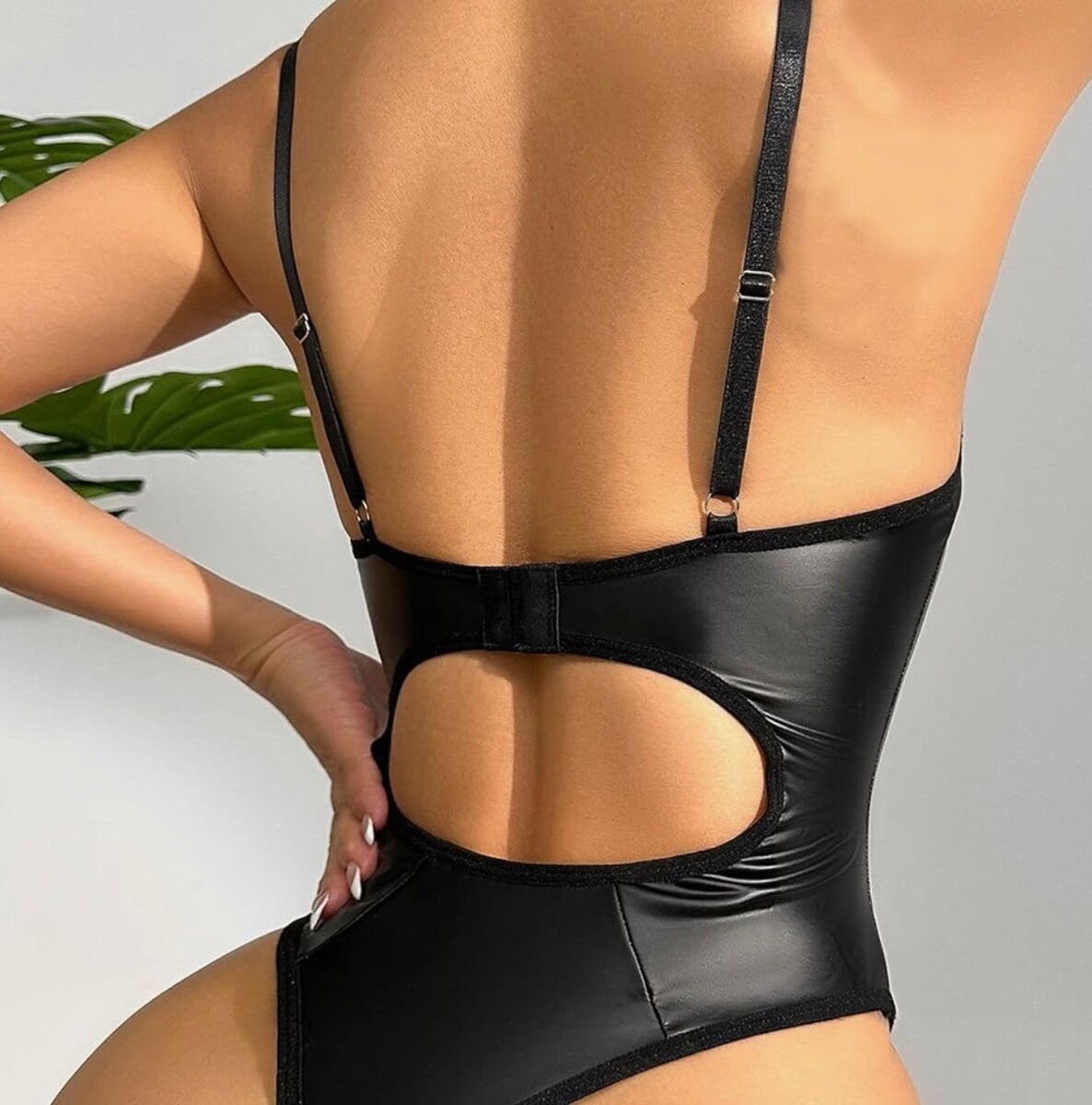 Body en cuir noir sensuel