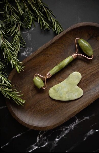 Guasha et rouleau de jade