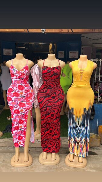 Robes élégantes avec franges