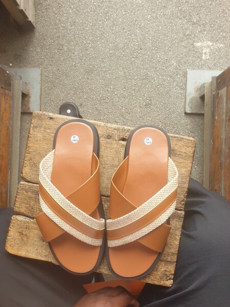 Sandale croisée en Cuir