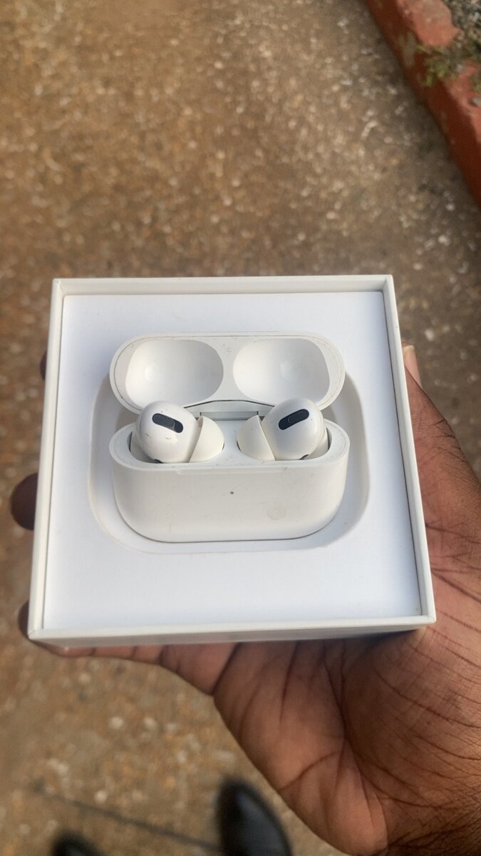 AirPod Pro MagSafe Charging Case