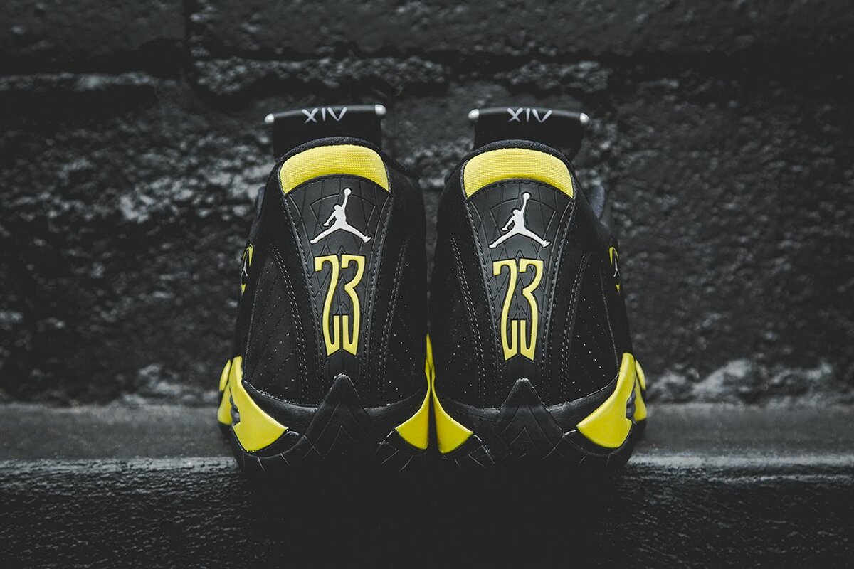 Baskets Air Jordan Noir Jaune