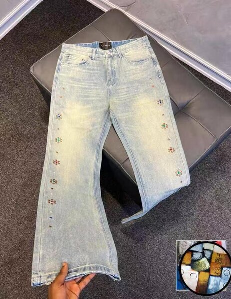 Jeans cloutés