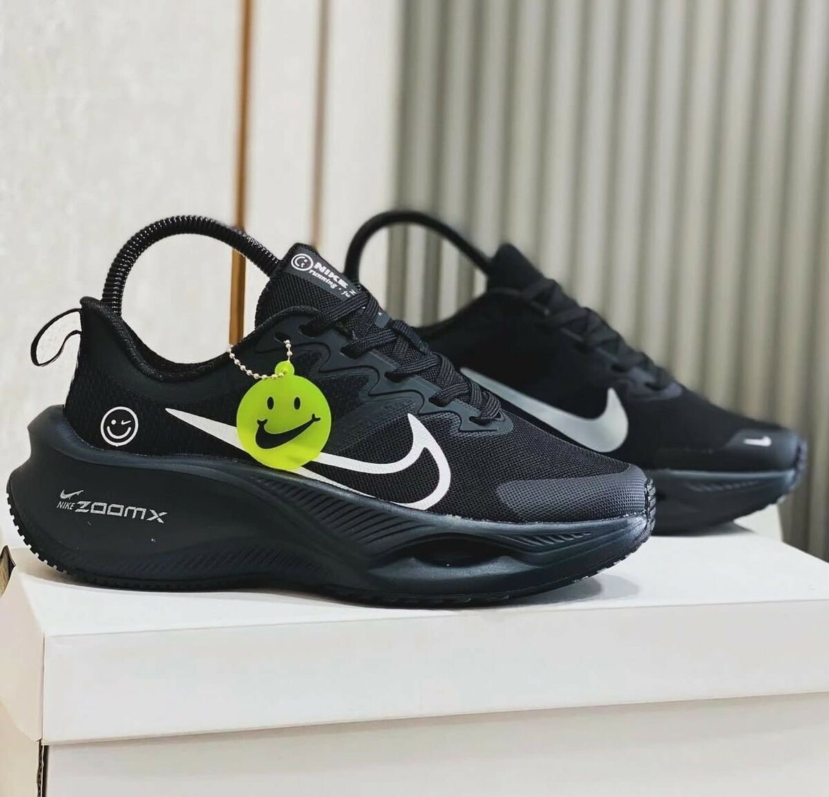 NIKE ZOOM