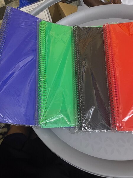 Classeur  20 poches spirales