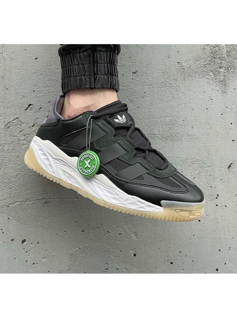 Baskets noires tendance homme