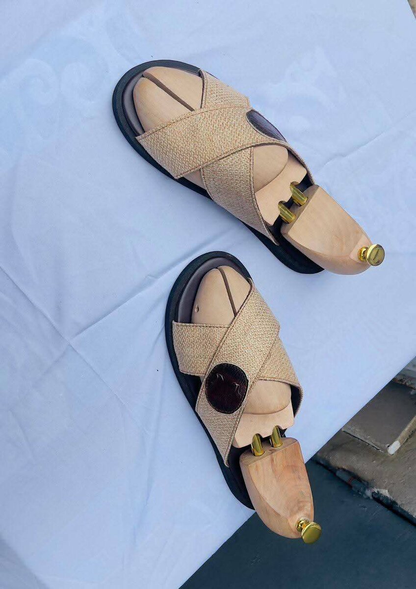 Sandales en cuir tissé élégant