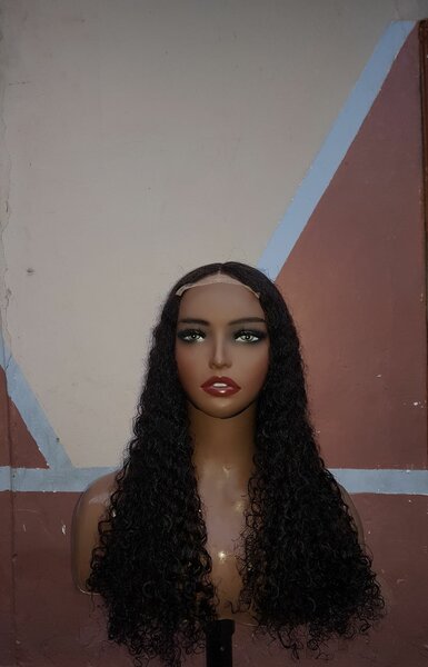 20" curly wig