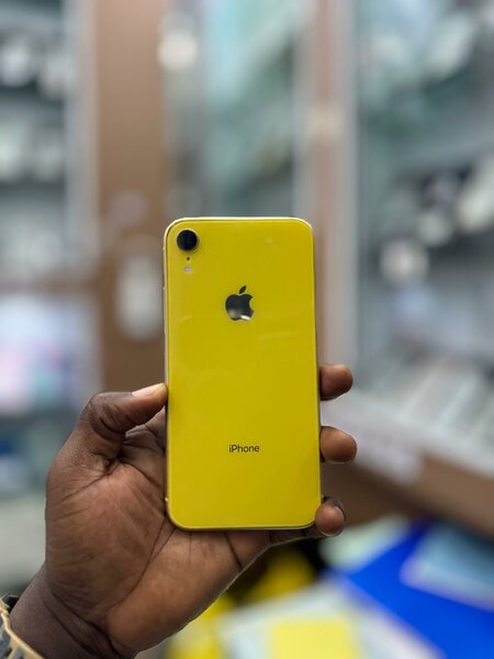 iPhone XR 64giga tout passe