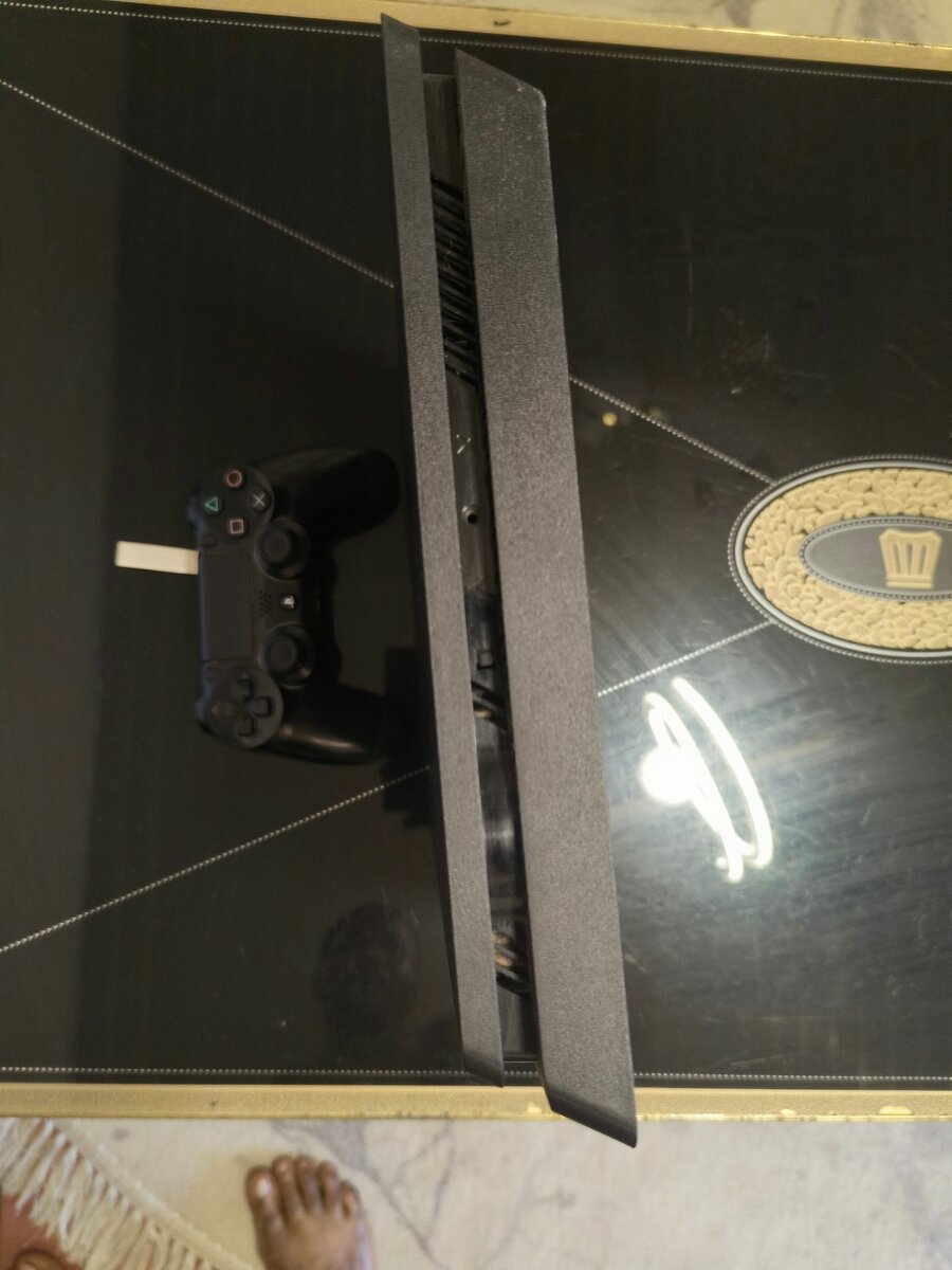 PlayStation 4 slim version 9.00 with FC25