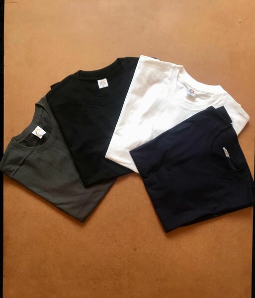 Round neck & V-neck Tees