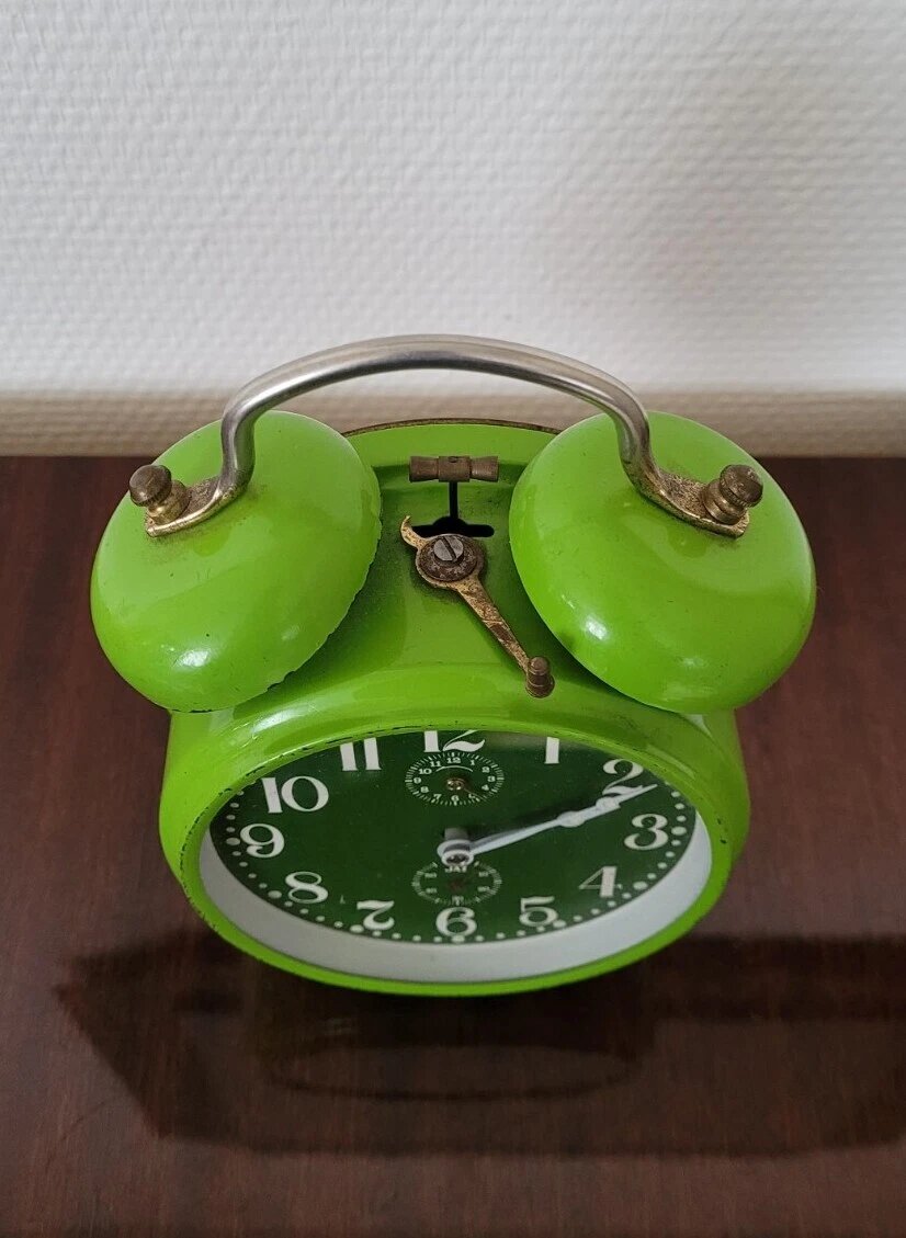 Réveil rétro vert vibrant