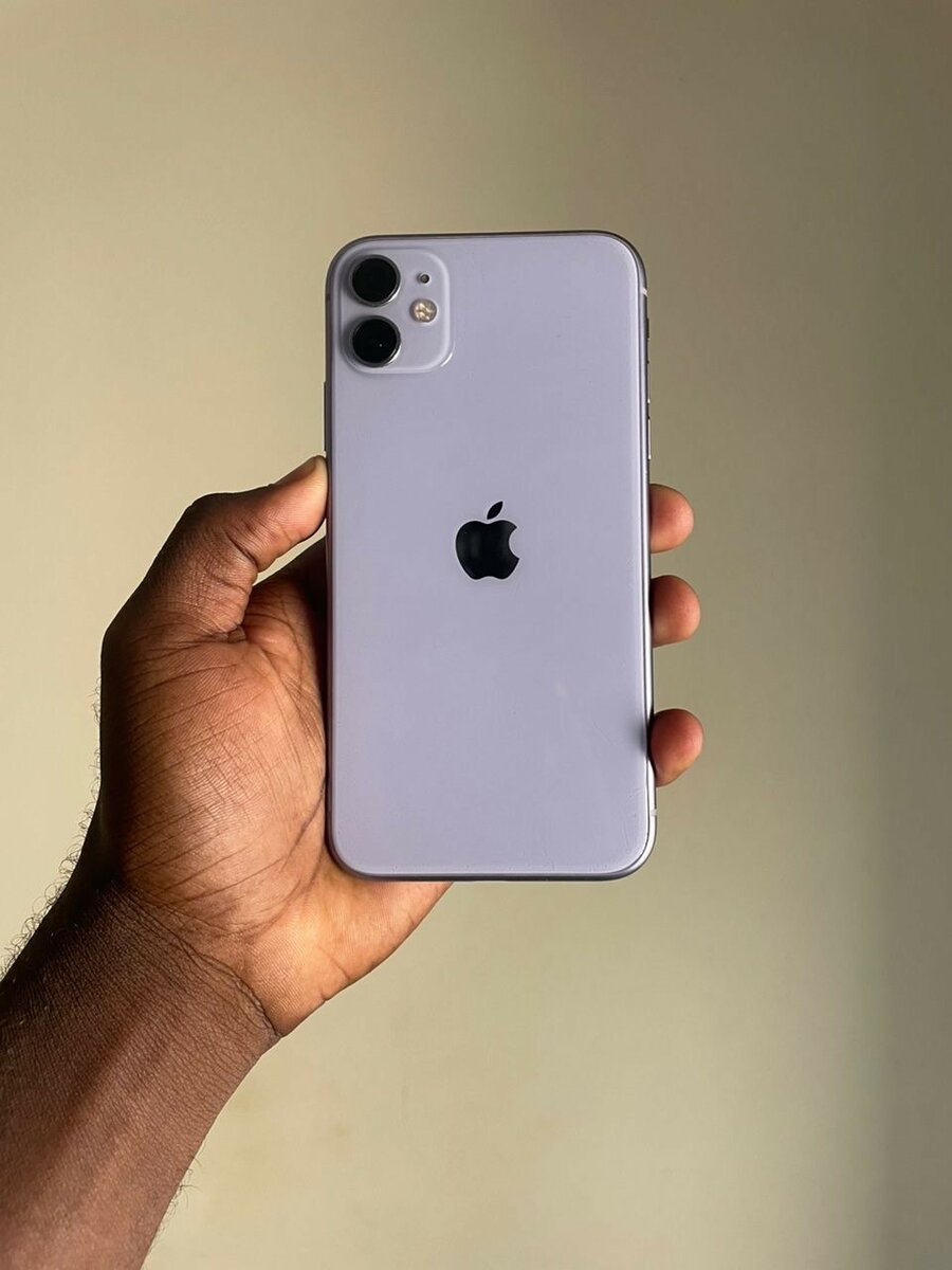 iPhone 11 64giga casineuf tout passe propre