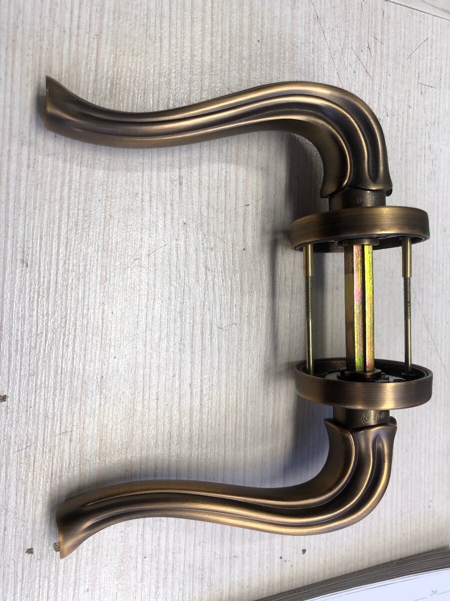 Ручка для двери. Качественный! Сделано полностью изметалла.