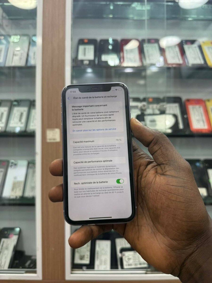 iPhone 11  64GB